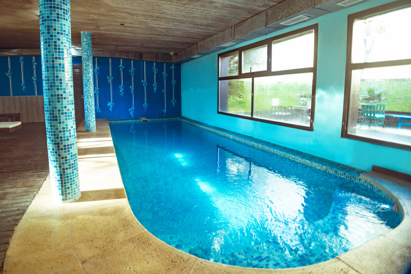 La piscina climatizada cubierta