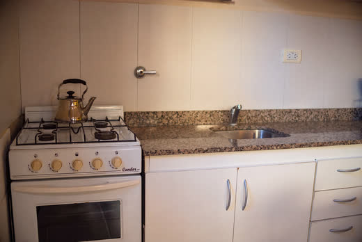 Family Apart — cocina completa