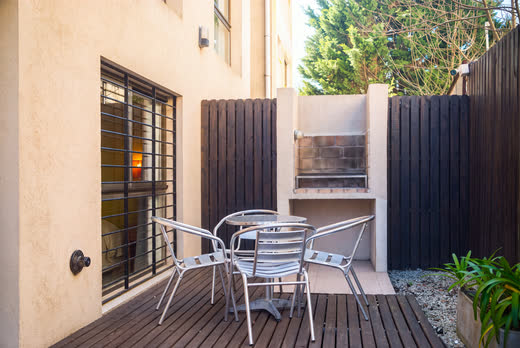 Family Apart — patio privado con parrilla