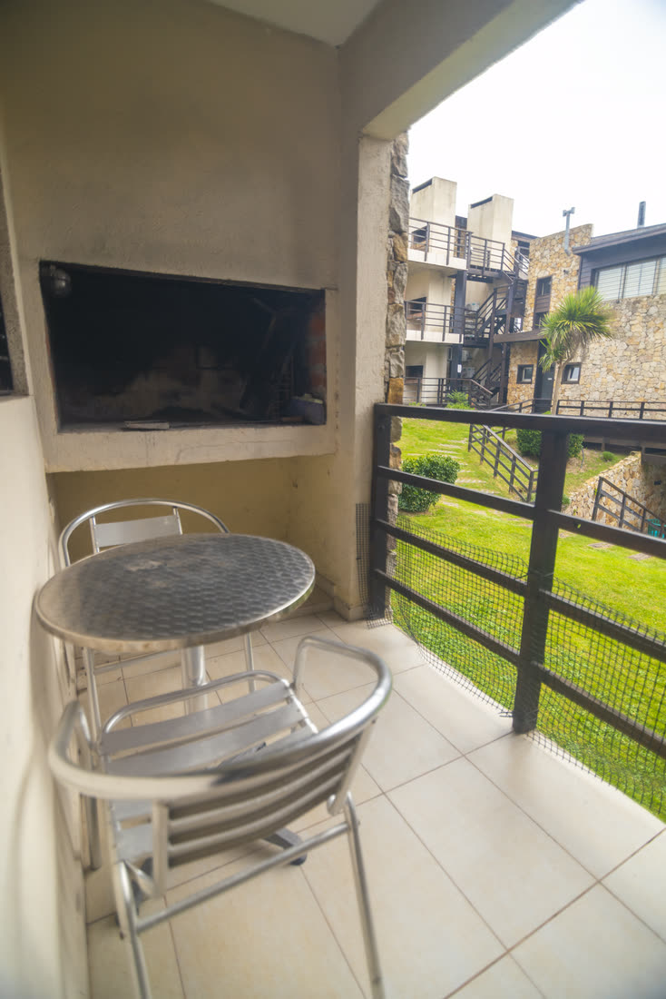 Junior Apart — balcón privado