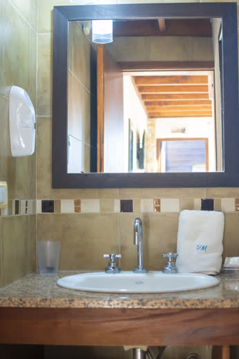 Luxury Apart II — baño completo